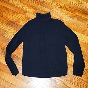 Midweight Liz Claiborne turtleneck sweater